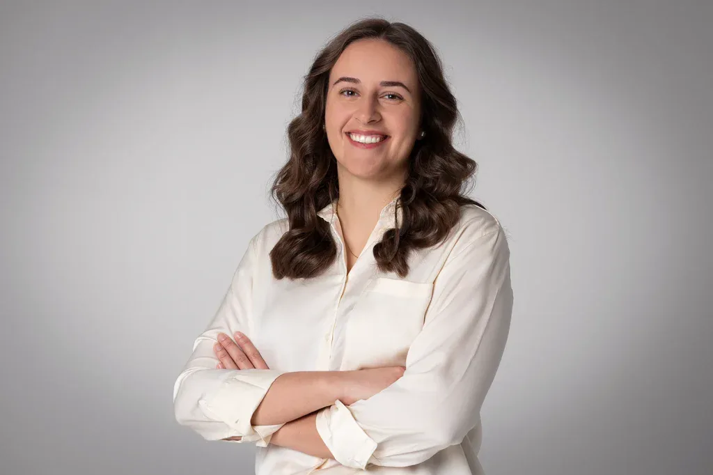 Bewerbungsfoto Frau Business Portrait freundlicher Ausdruck Studio