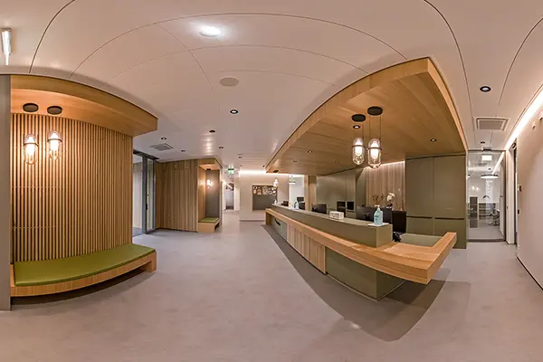 Empfangsbereich einer modernen Arztpraxis als virtuelle 360°-Tour in der Region Zofingen