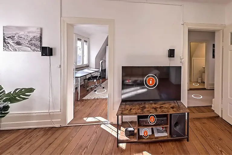 Interaktiver 360°-Rundgang durch ein Wohnzimmer mit angrenzendem Büro und Badezimmer.